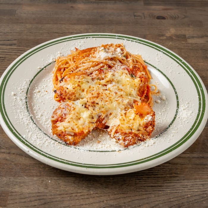 Pasta De Camarones a La Parmesana.