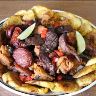 Salami, Queso, Salchicha, y Tostones